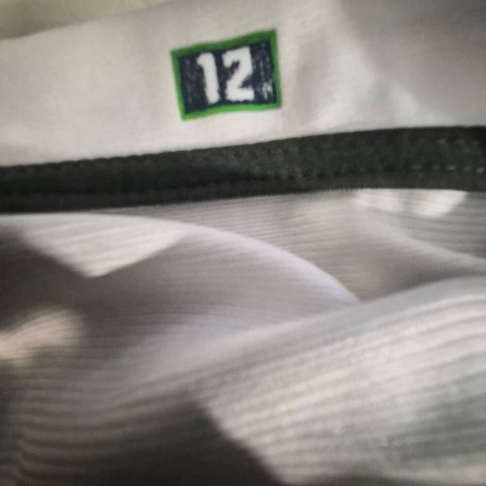 Seattle Seahawks jersey - Picture 7 of 8